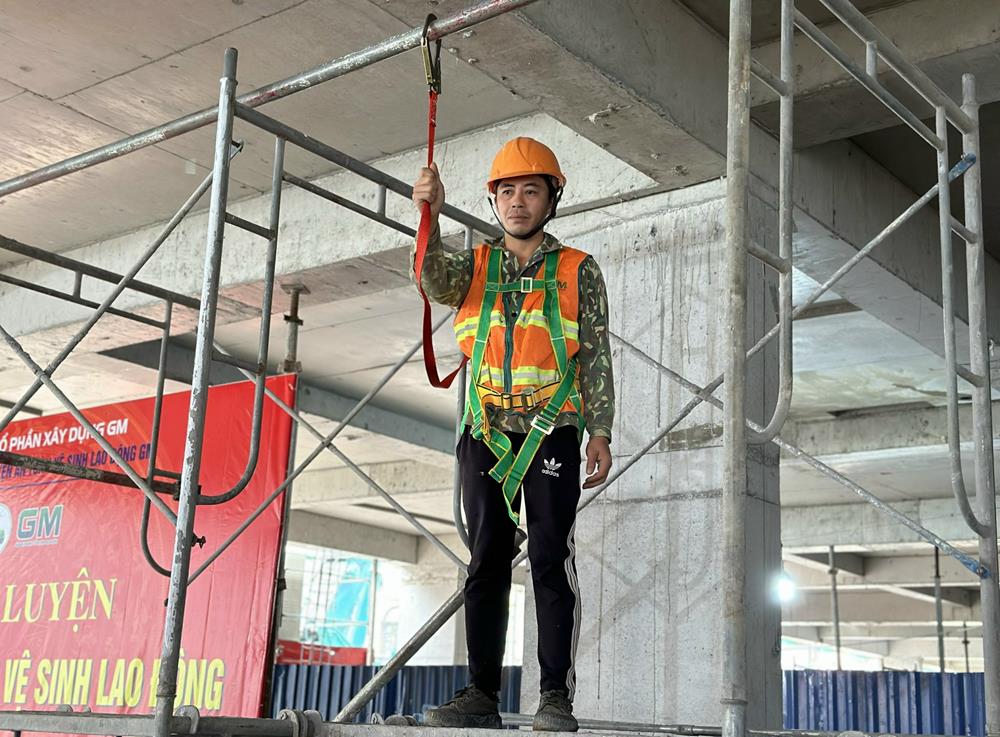 HUẤN LUYỆN VỆ SINH, AN TOÀN LAO ĐỘNG TẠI CÔNG TRÌNH NHÀ MÁY SẢN XUẤT ĐỆM MÚT, ĐỆM LÒ XO, MÚT XỐP